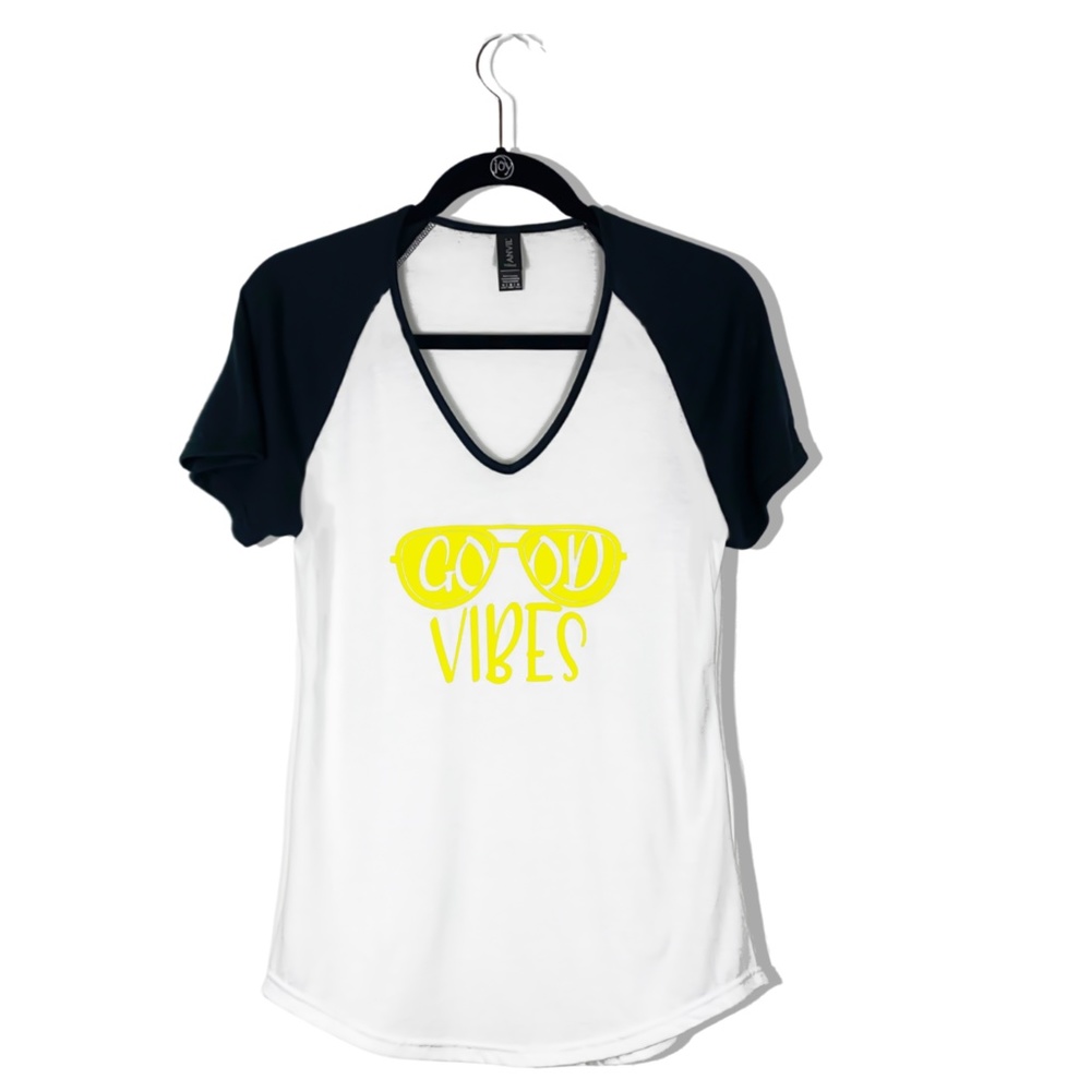 Tee Shirt - Picture 2 of 3